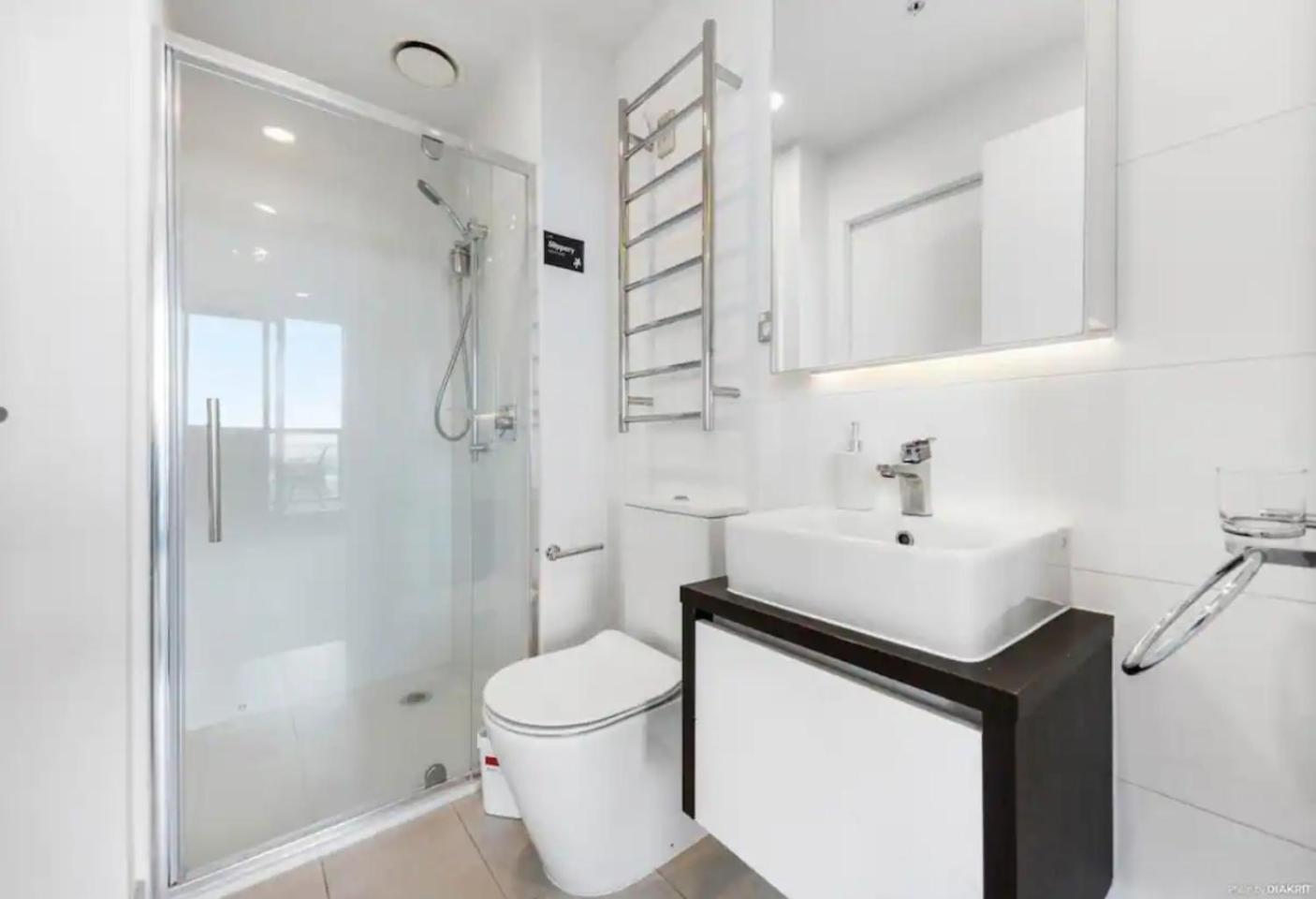 Top Floor Harbour View And Skytower View Apartment In Cbd Auckland Exterior foto